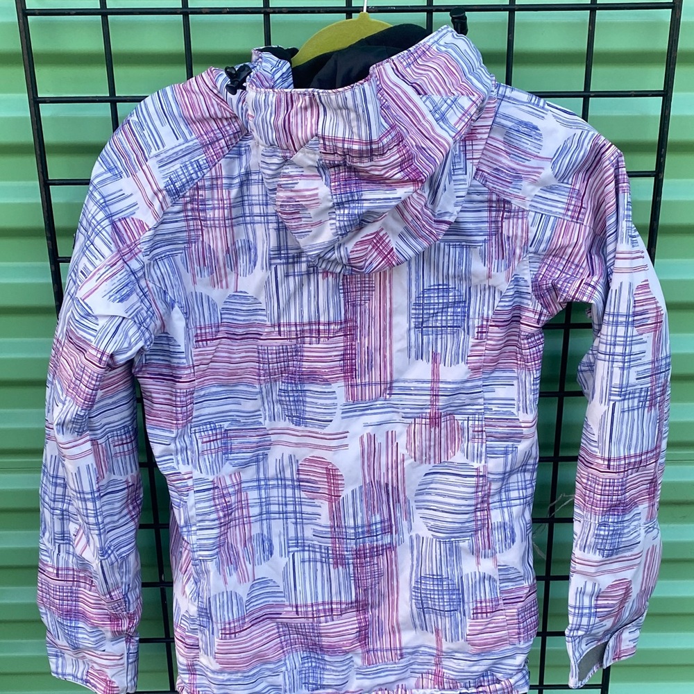 Stylish Jacket With Multicolor Pattern - image 3